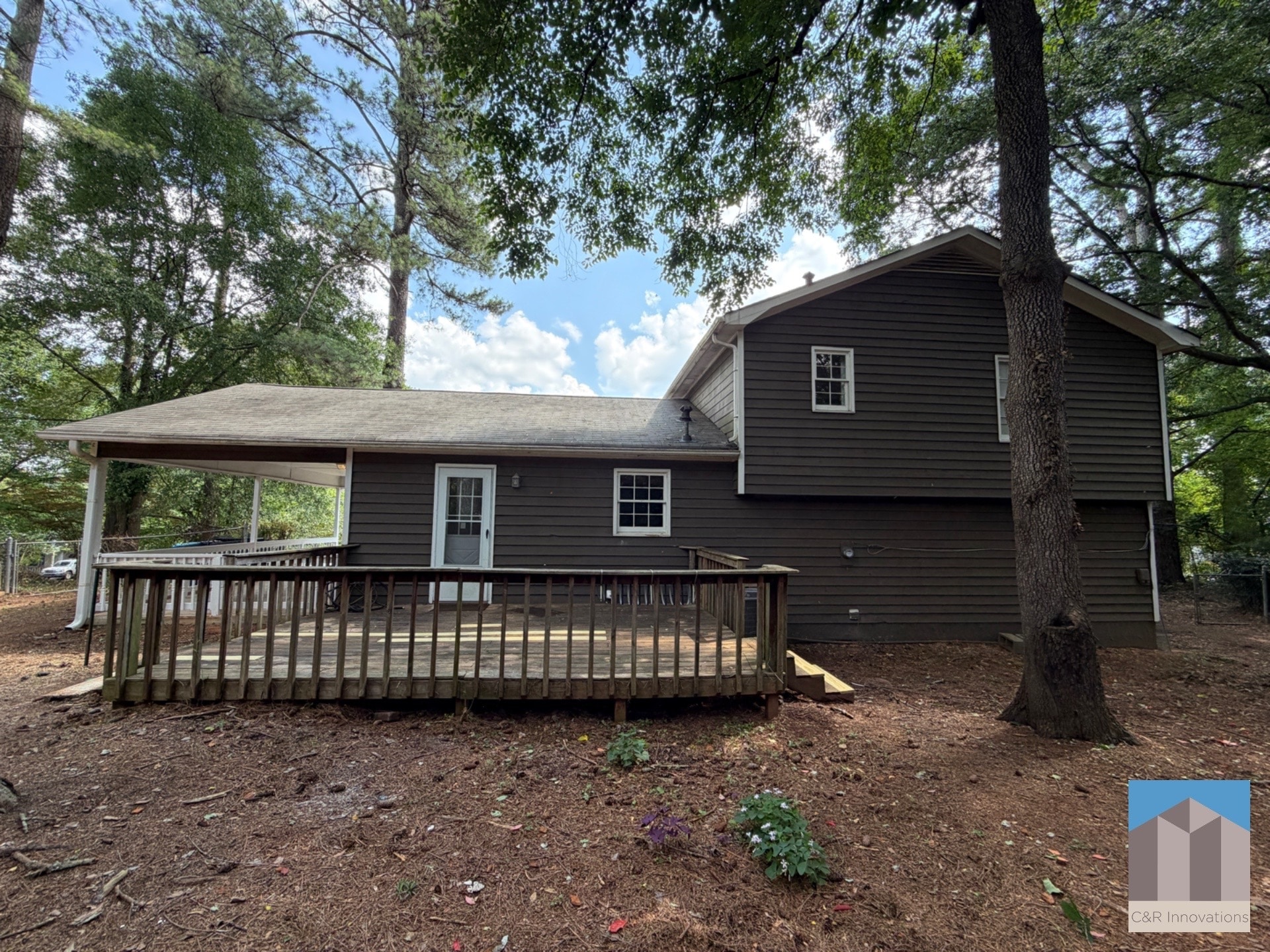 Building Photo - 734 Marthas Dr