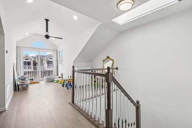 Building Photo - 458 Buffalo Ct