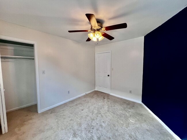 Building Photo - Stunning Castleton Condo