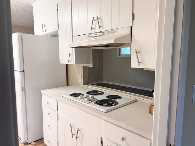 Building Photo - 105 Thistledown Trail