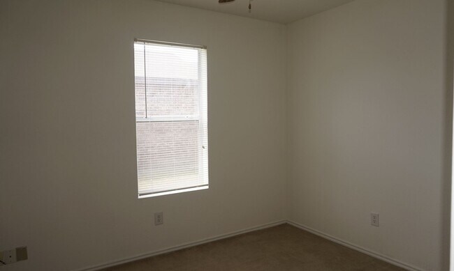 Building Photo - 4600 Greyhound Dr
