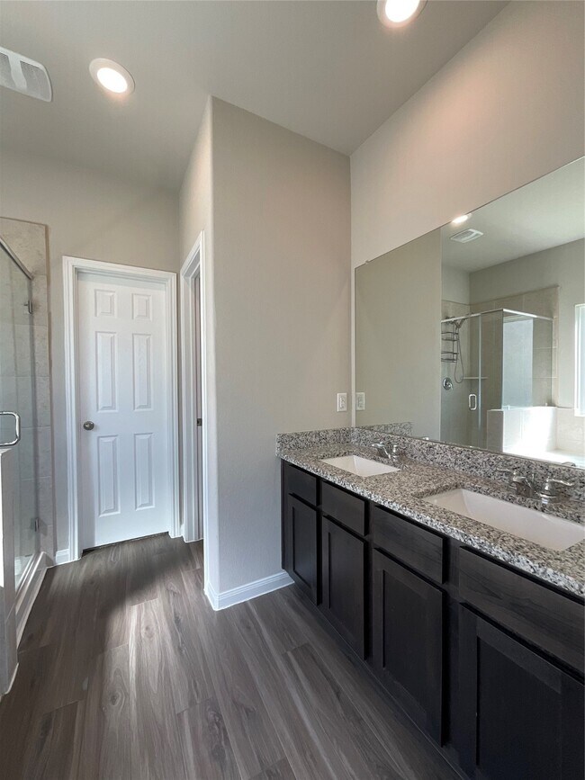 Building Photo - 5311 Briana Dee Dr