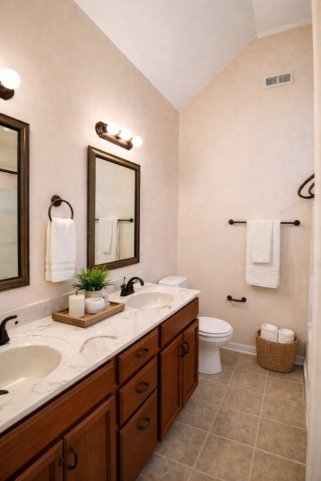 Building Photo - 3 bedroom 2 bath Gem in Hidden Springs Subdivision