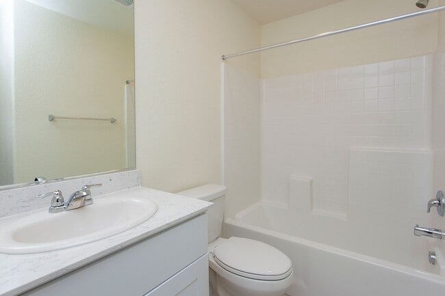 Building Photo - 8981 Quail Fls Dr