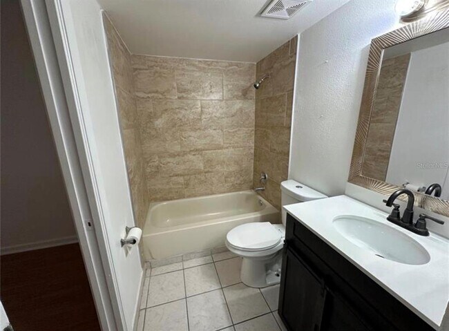 Building Photo - 4010 Pine Limb Ct