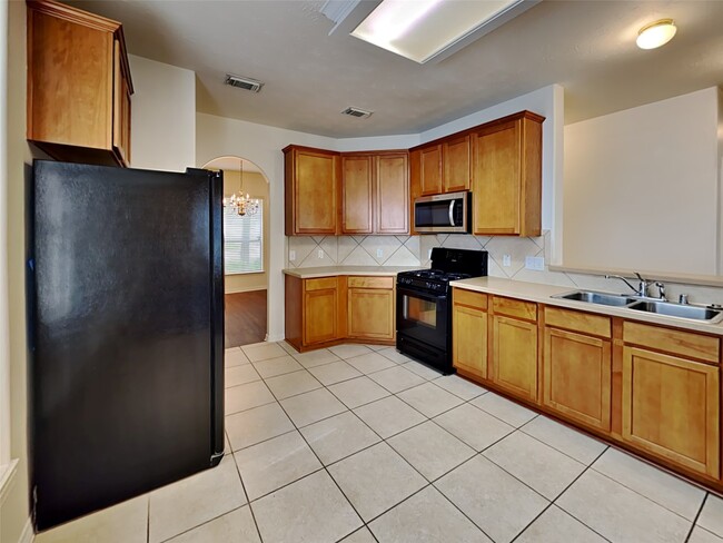 Building Photo - 28726 Hidden Cove Dr