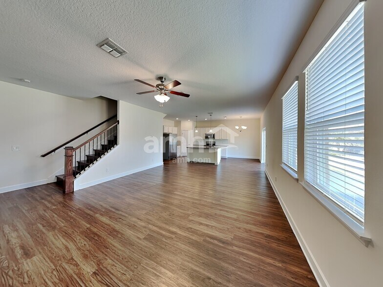 Building Photo - 302 Crestrun Loop