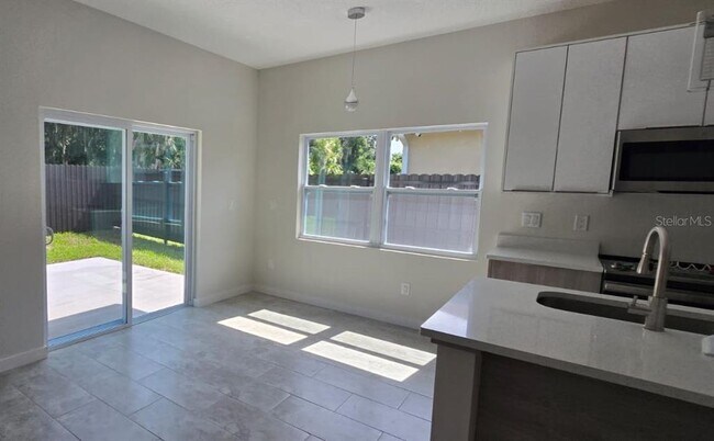 Building Photo - 13911 Ginger Creek Blvd