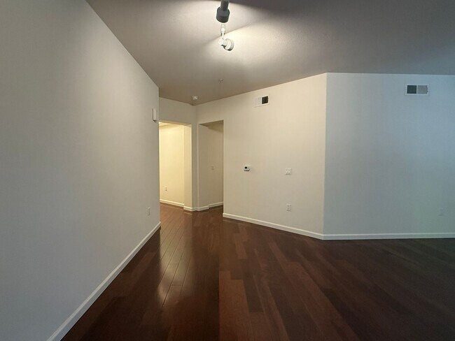 Building Photo - Modern 3 Bedroom 2 Bathroom Condo at the Monte Vista in Downtown San Jose