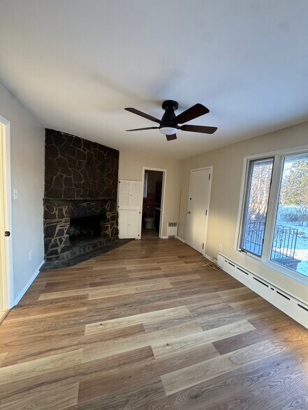 Building Photo - 449 Hackett Blvd