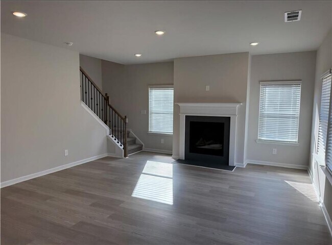 Building Photo - 603 Runnel Dr