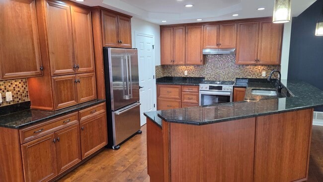 Building Photo - 934 W Huron St