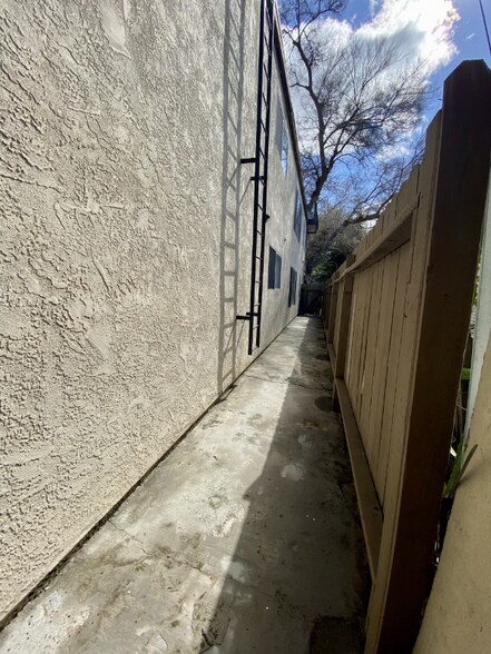 Building Photo - 2116 13th St