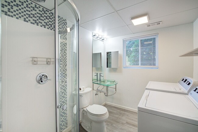 Building Photo - 5bd/3ba Edmonds House