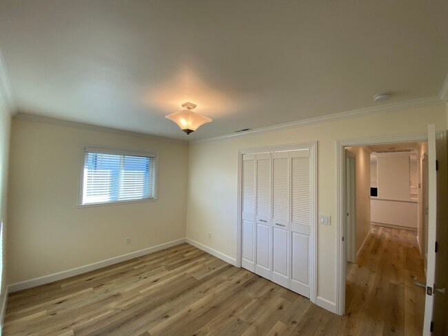 Building Photo - 856 Marino Pines Rd