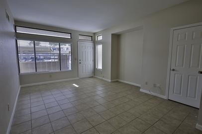 Building Photo - $500 move-in credit!!  Summertree Condos