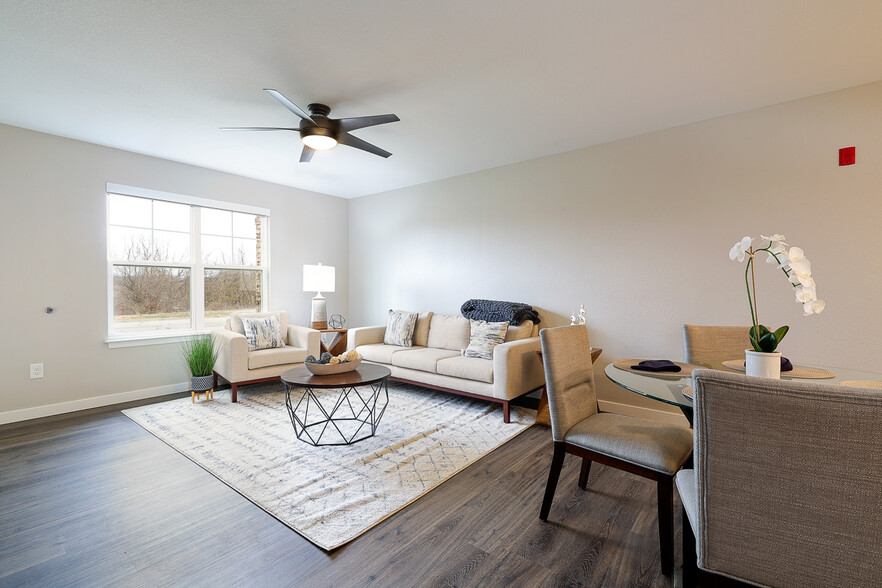 Santa Fe living room - Horizon Trails Apartments