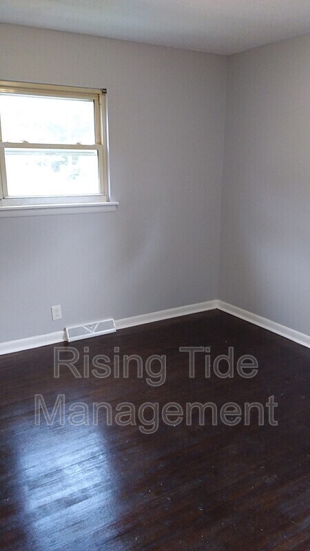 Building Photo - 948 Longview Cir