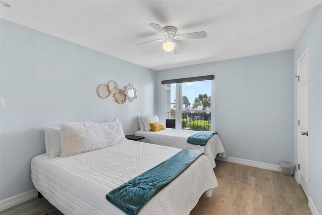 Building Photo - 7600 Seawall Blvd