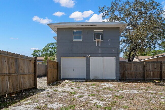 Building Photo - Newly Renovated Condo For Rent in St Peter...