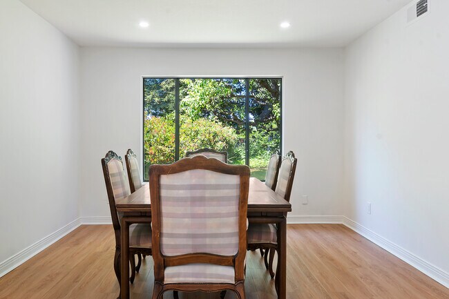 Building Photo - 3009 Nicada Dr