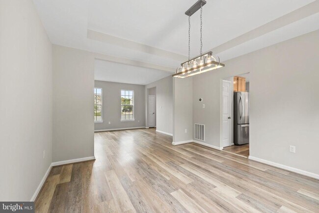Building Photo - 18865 Crossroads Ct