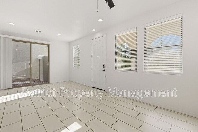 Building Photo - 5821 W Pueblo Ave
