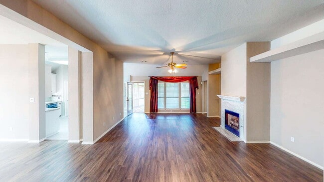 Building Photo - 1705 Coral Dr