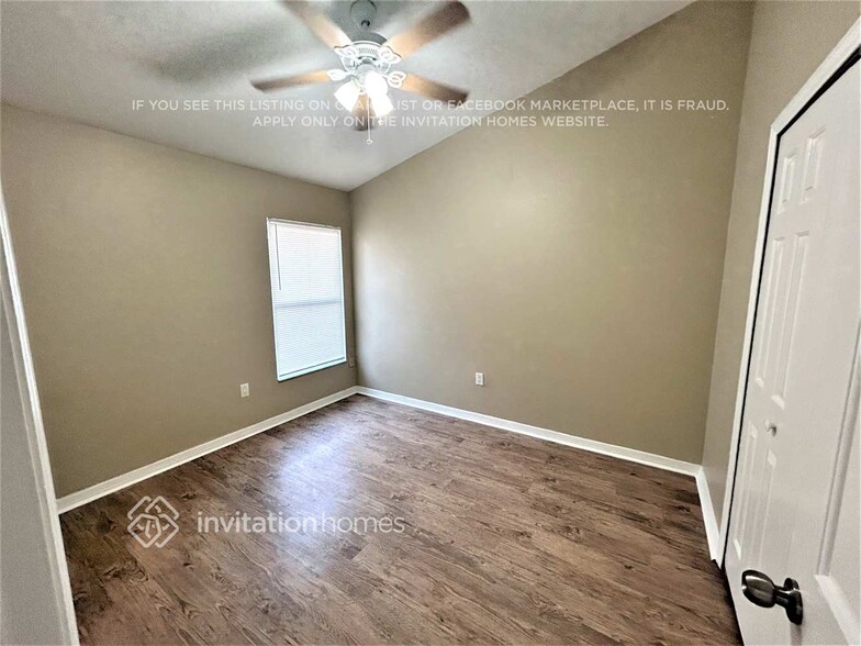 Building Photo - 2502 Clareside Dr
