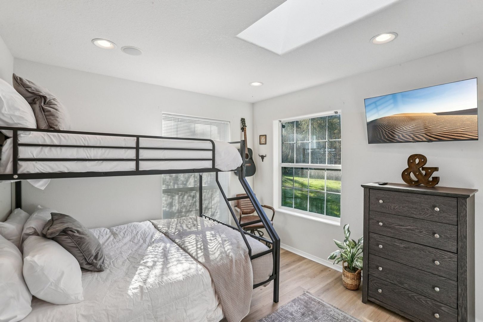 Building Photo - 19609 NW 9th Ct