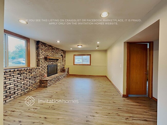 Building Photo - 6701 N Bryant Ave