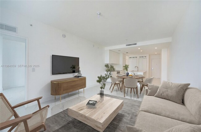 Building Photo - 700 NE 24th St