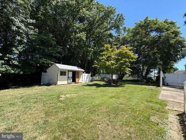 Building Photo - 5 Pastoral Ln