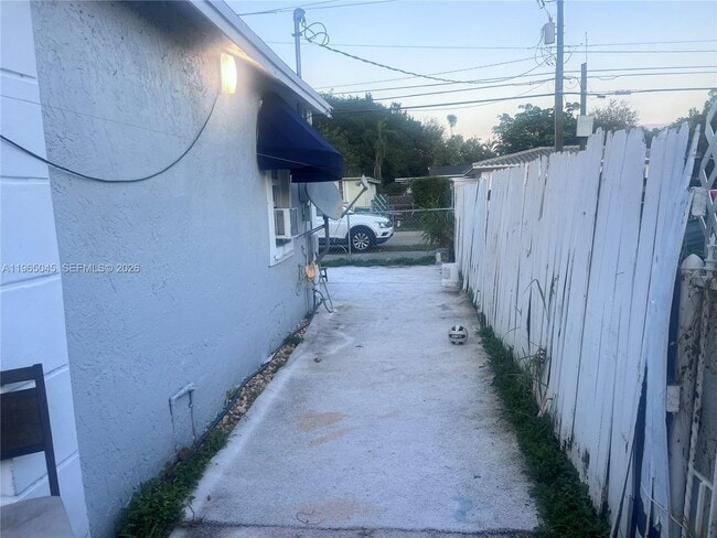 Building Photo - 5714 NW 21st Ave