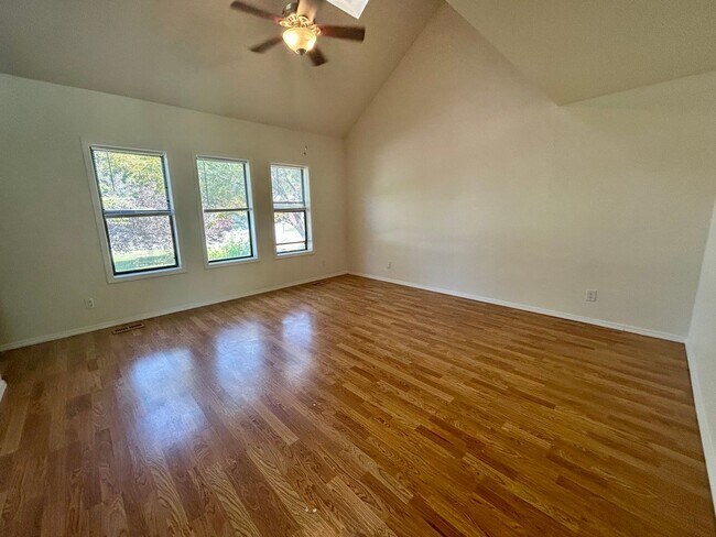 Building Photo - 4271 N Pennfield Pl