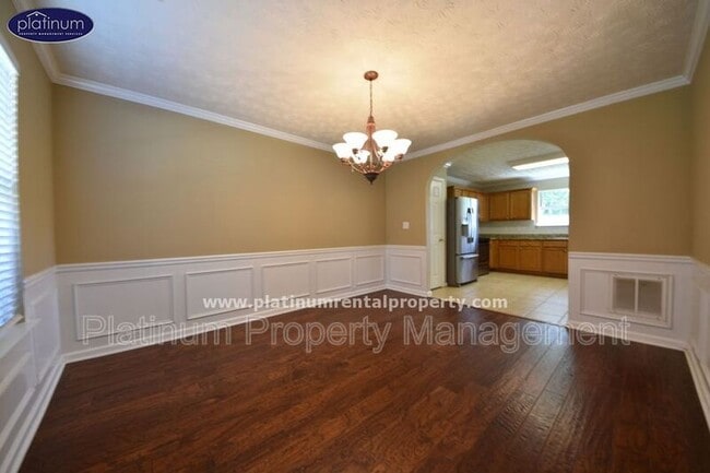 Building Photo - 1325 Holleybrooke Dr