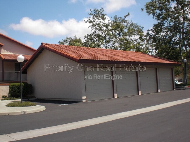 Building Photo - 2876 Englewood Way