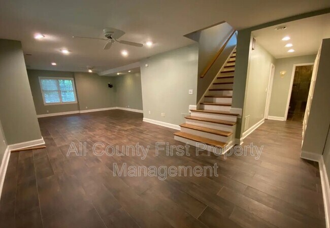 Building Photo - 1242 Wildcliff Pkwy NE