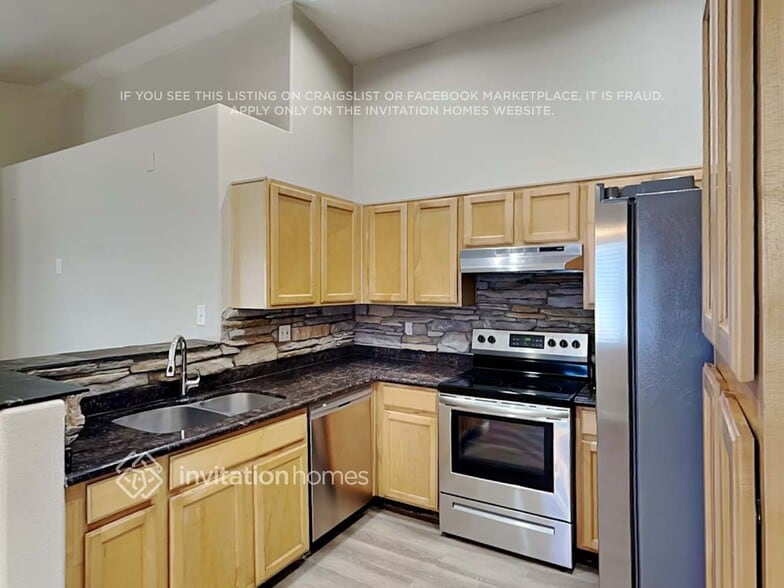 Building Photo - 519 N Adelle