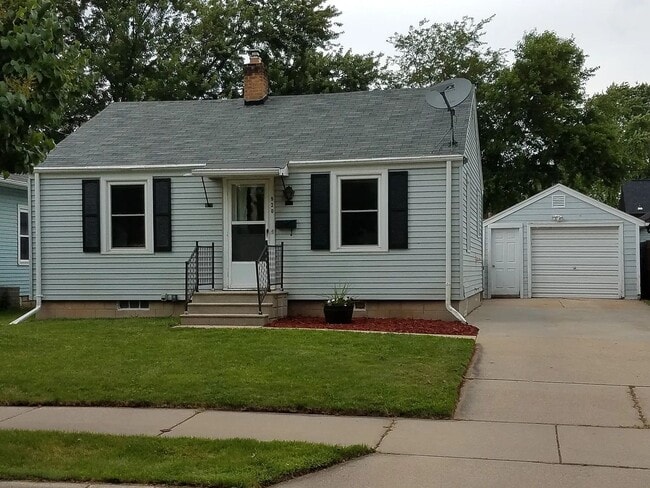Primary Photo - Centrally Located 2 Bed 1 Bath in Appleton