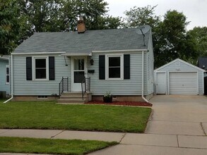 Building Photo - Centrally Located 2 Bed 1 Bath in Appleton