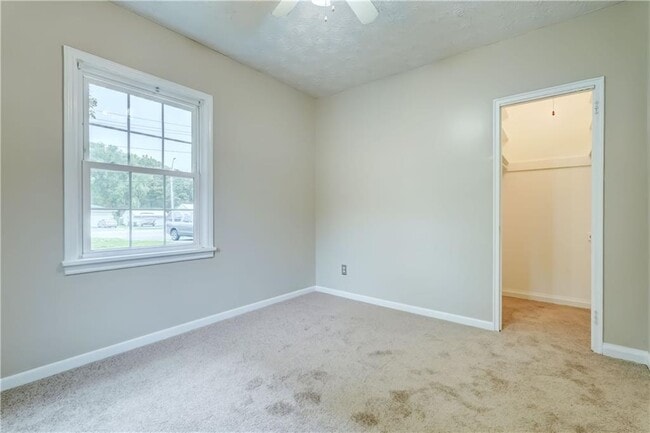 Building Photo - 4539 Dewey Ave