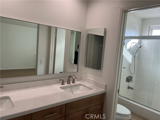 Building Photo - 2126 E Deer Springs Ln