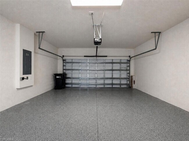 Building Photo - 2295 Marquesa Cir