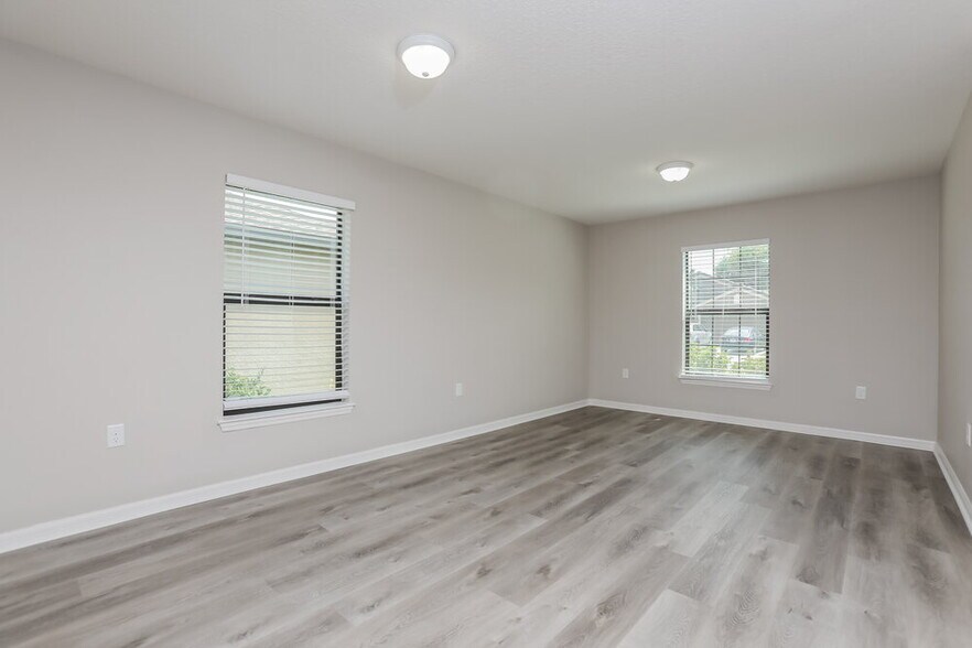 Building Photo - 2353 Bexley Dr