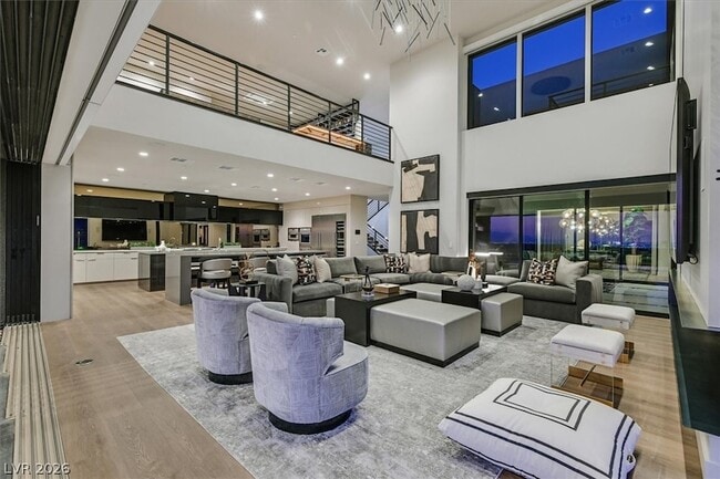Building Photo - 807 Magnum Cliff Ct