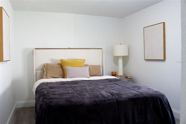 Building Photo - 5260 8th Ave N