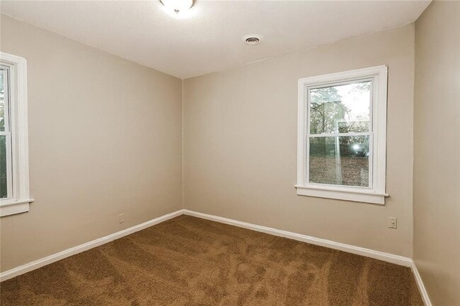 Building Photo - 1944 Washington Rd