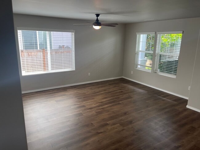 Building Photo - Beautiful Open Concept 4 Bedroom 2.5 Bath Home with Fenced Yard  in Gated Community