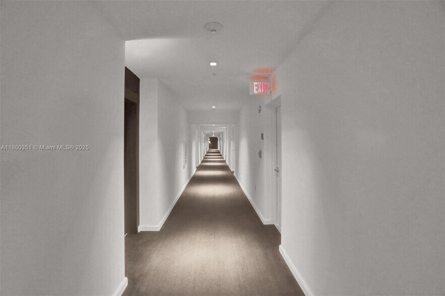 Building Photo - 335 S Biscayne Blvd